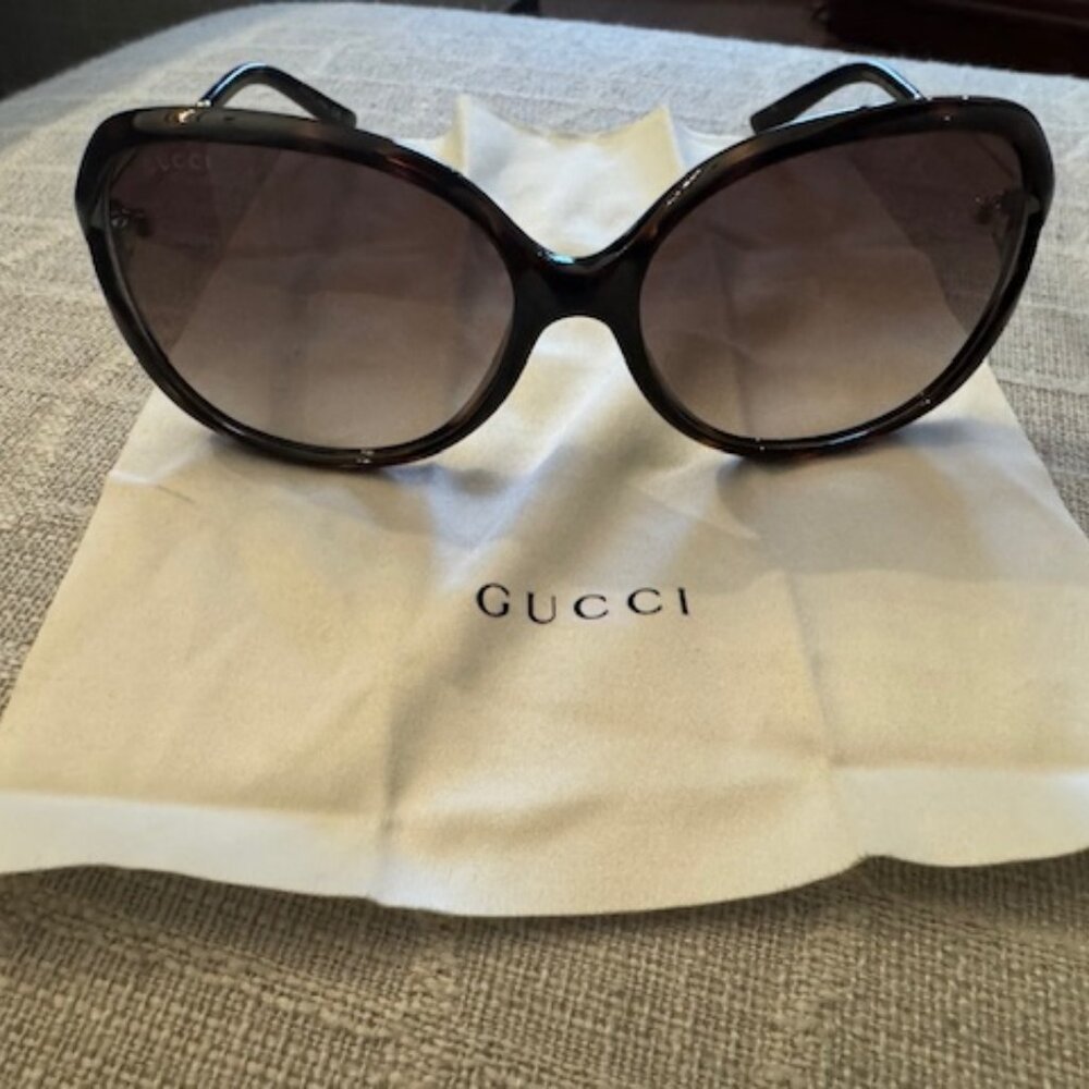 Gucci Sunglasses - Picture 3 of 6